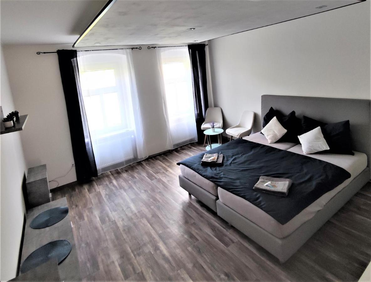 Apartmentscarlsbad การ์โลวีวารี ภายนอก รูปภาพ