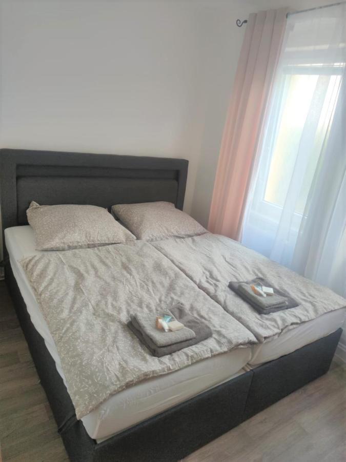 Apartmentscarlsbad การ์โลวีวารี ภายนอก รูปภาพ