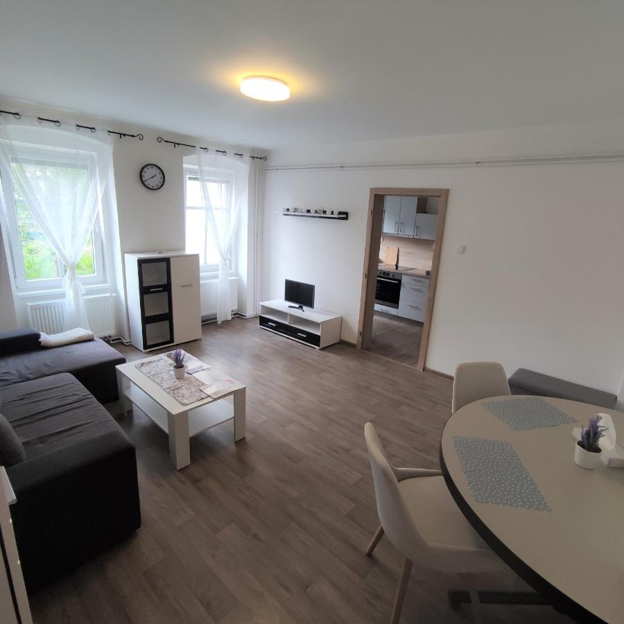 Apartmentscarlsbad การ์โลวีวารี ภายนอก รูปภาพ