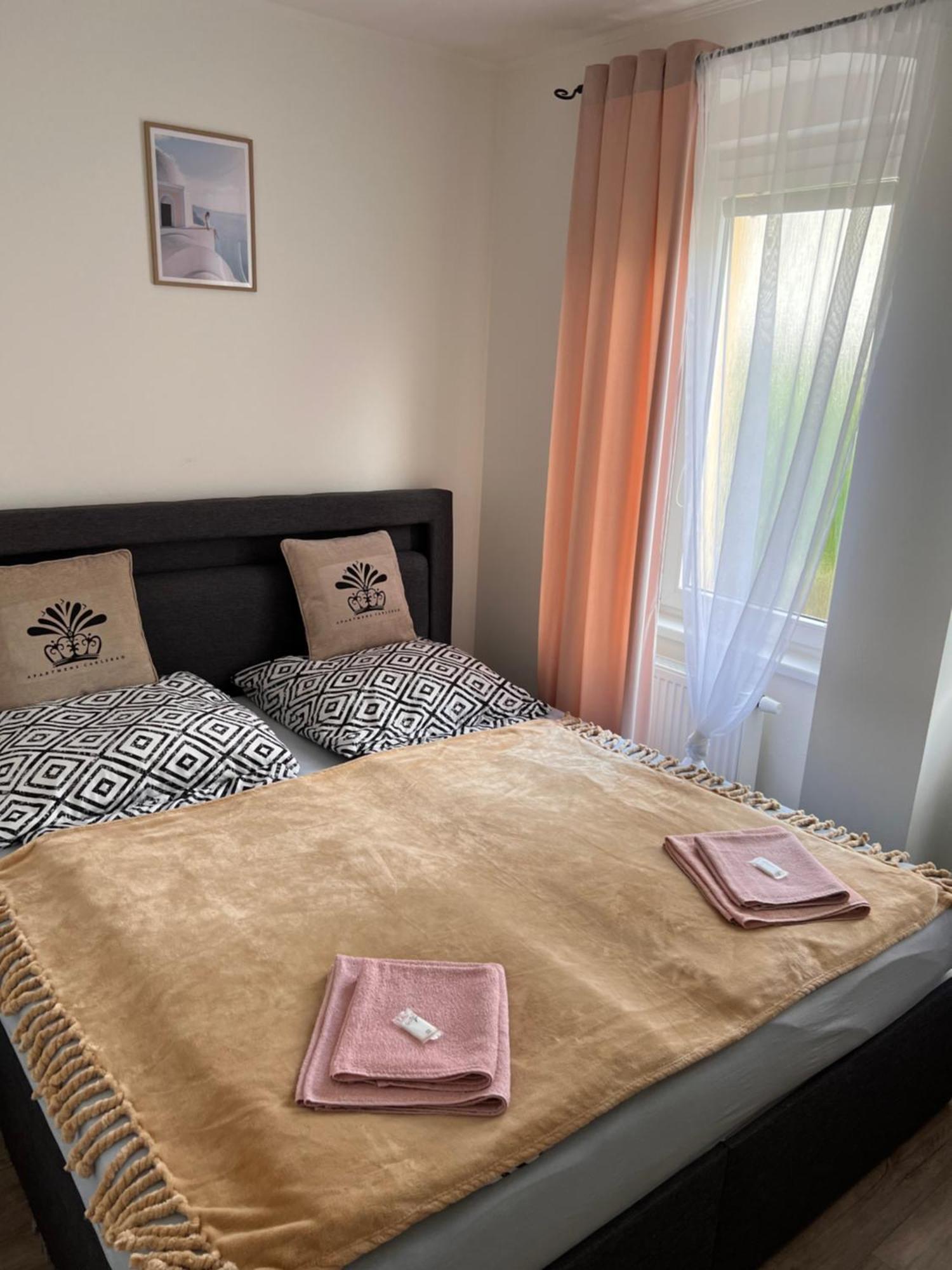 Apartmentscarlsbad การ์โลวีวารี ภายนอก รูปภาพ