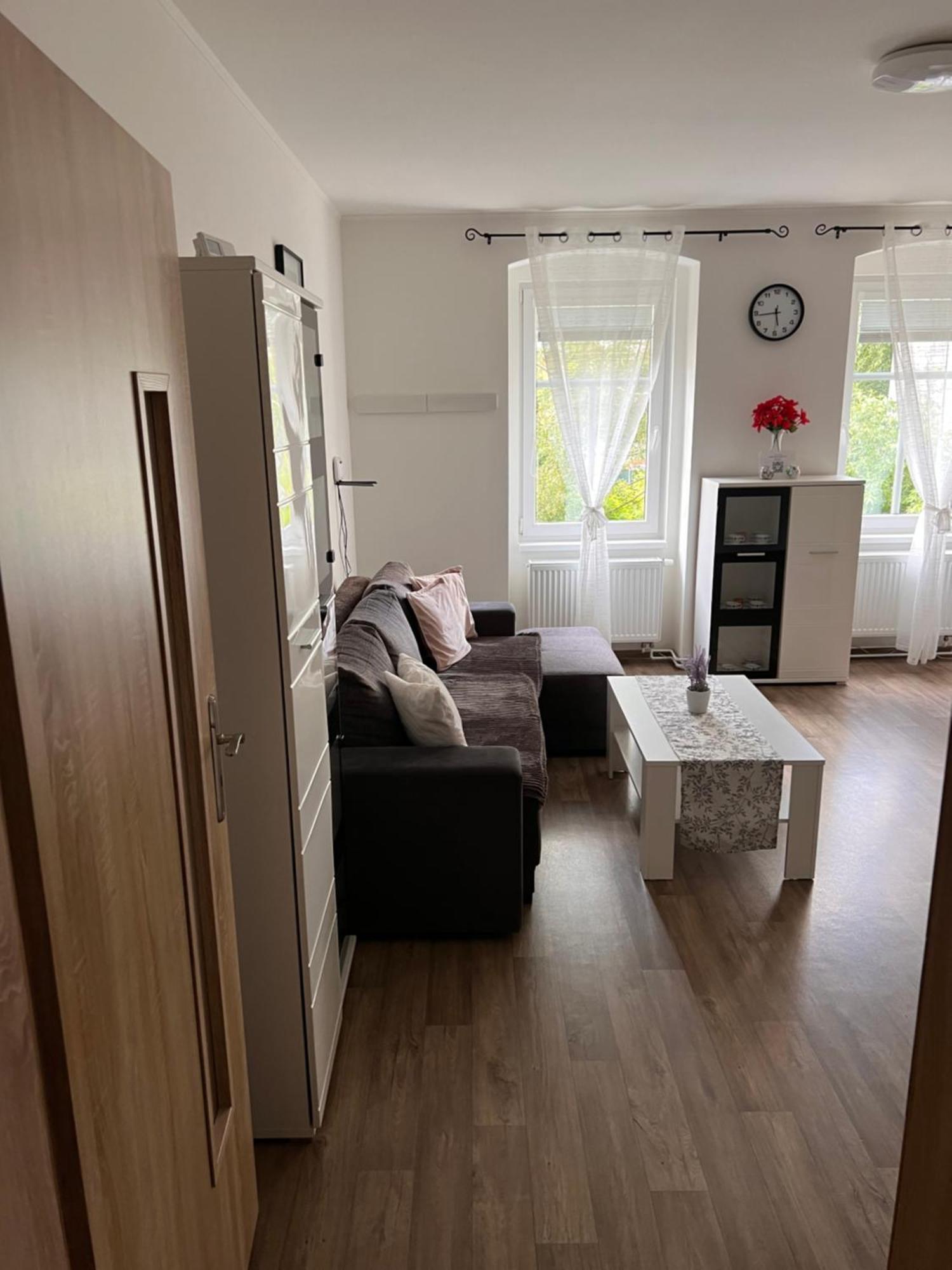 Apartmentscarlsbad การ์โลวีวารี ภายนอก รูปภาพ