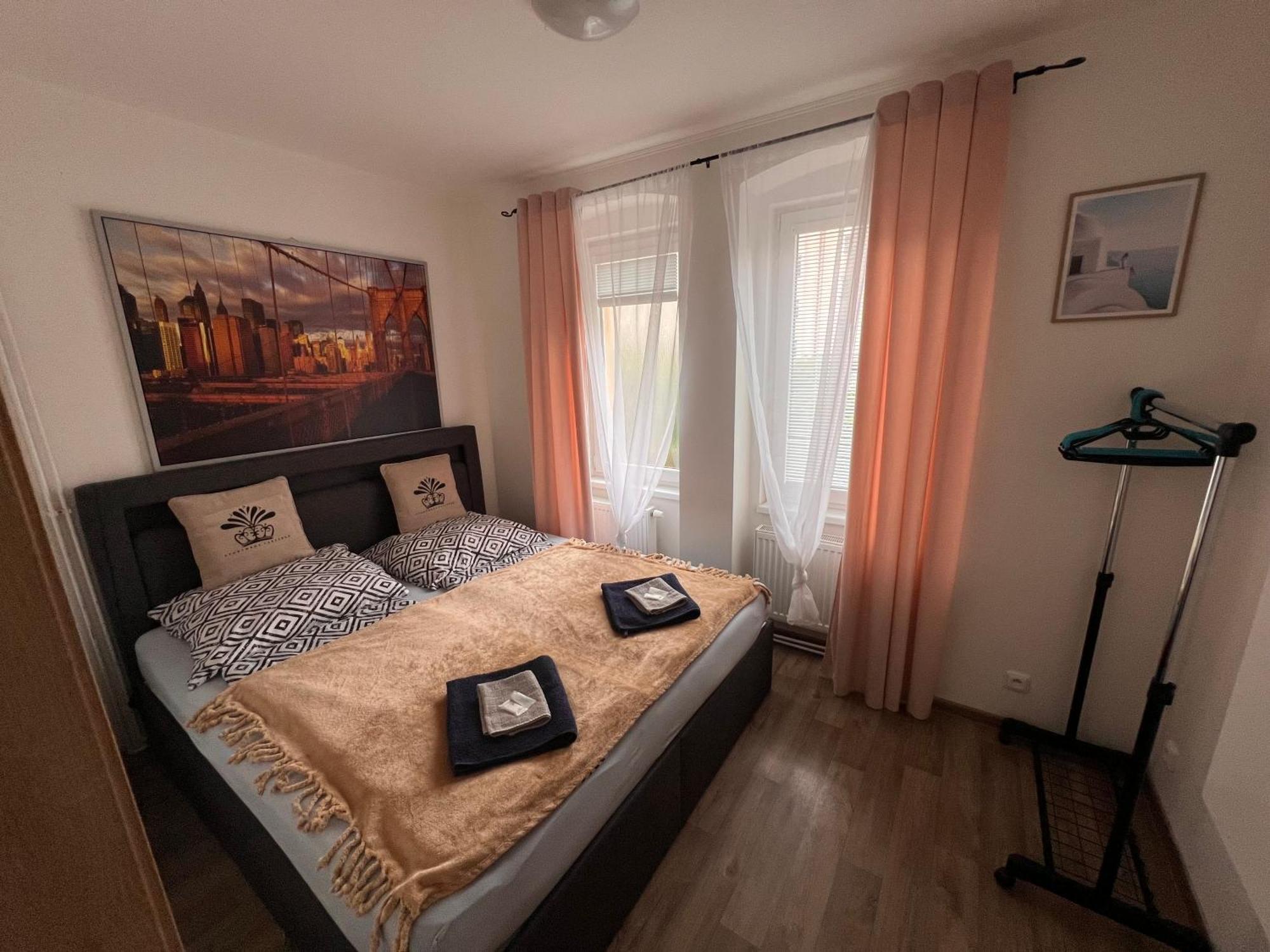 Apartmentscarlsbad การ์โลวีวารี ภายนอก รูปภาพ