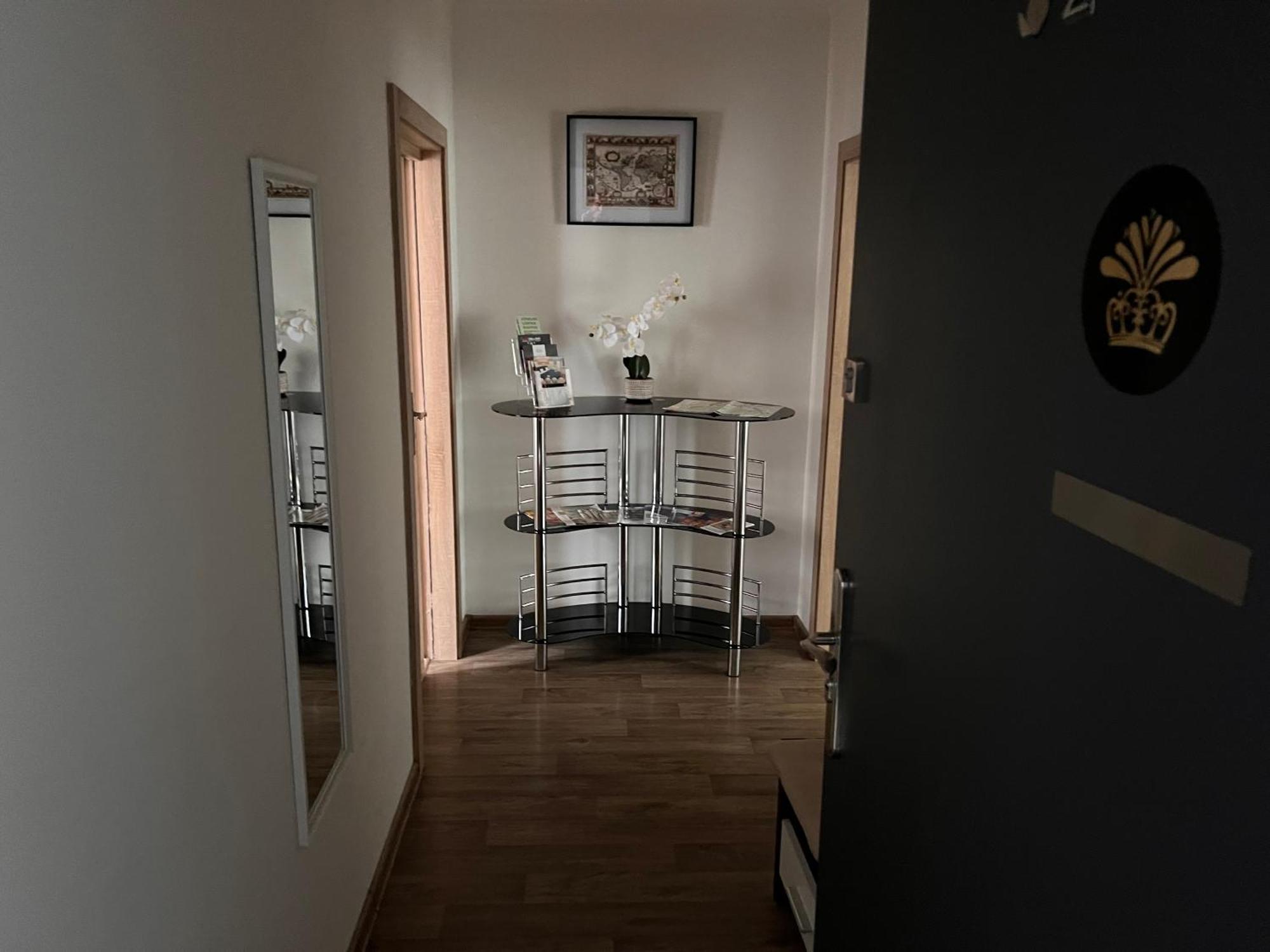Apartmentscarlsbad การ์โลวีวารี ภายนอก รูปภาพ